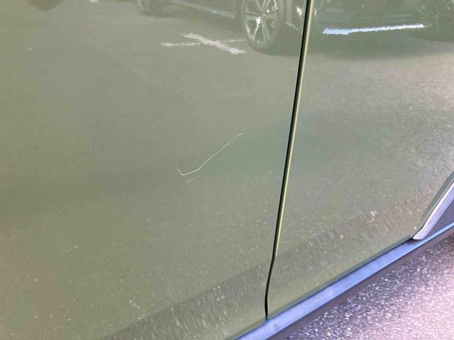 キズ・凹み・その他情報＊助手席側フロントドアにキズがございます。その他、外装に複数のすりキズ／引っかきキズがございます。