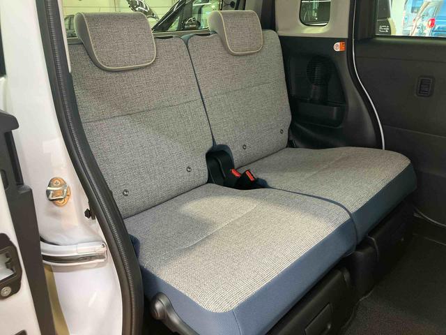 ムーヴキャンバス ストライプスＧ　衝突回避支援システム　横滑り防止装置　ホットカップホルダー　置きラクボックス　前席シートヒーター　両側電動スライドドア　チルトステアリング　運転席シートリフター　助手席シートバックポケット（25枚目）