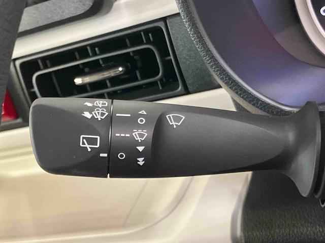 ムーヴキャンバス ストライプスＧ　衝突回避支援システム　横滑り防止装置　ホットカップホルダー　置きラクボックス　前席シートヒーター　両側電動スライドドア　チルトステアリング　運転席シートリフター　助手席シートバックポケット（41枚目）