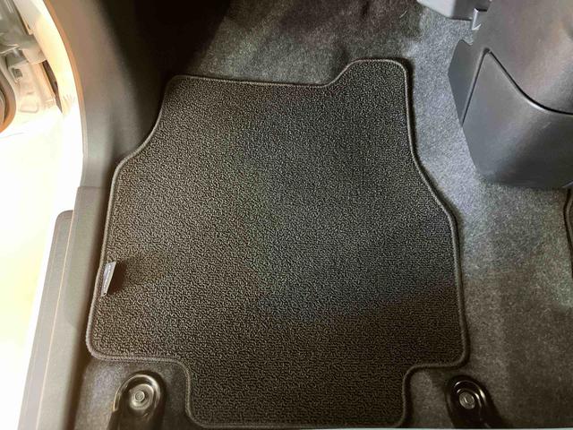 ムーヴキャンバス ストライプスＧ　衝突回避支援システム　横滑り防止装置　ホットカップホルダー　置きラクボックス　前席シートヒーター　両側電動スライドドア　チルトステアリング　運転席シートリフター　助手席シートバックポケット（62枚目）