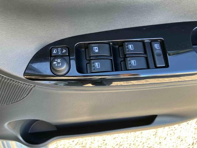 タント カスタムＲＳ　トップエディションＳＡＩＩ　ターボ　ナビ／ＴＶ／ＤＶＤ／ＢＴ／ＵＳＢ　バックカメラ　ＥＴＣ　トップシェイドガラス　ＬＥＤヘッドライト　オートライト　スマアシ　両側Ｐスラ　革巻ステアリング　キーフリー　イモビライザー　盗難防止警報（44枚目）