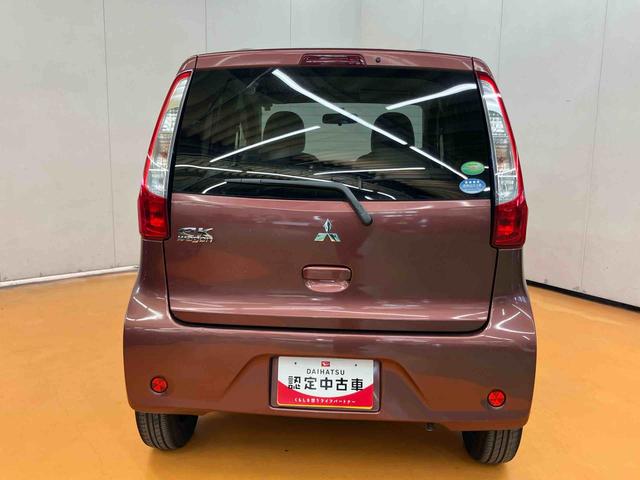 ｅＫワゴン Ｍ　ワンセグナビ　ＵＳＢ接続　キーレスエントリー　アイドリングストップ　チルトステアリング　運転席シートリフター　助手席シートアンダートレイ　シートベルトアンカーアジャスター　タッチパネル式オートエアコン（10枚目）