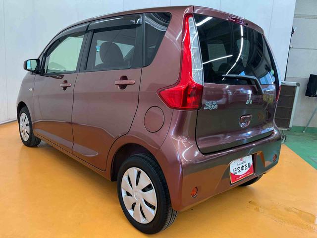 ｅＫワゴン Ｍ　ワンセグナビ　ＵＳＢ接続　キーレスエントリー　アイドリングストップ　チルトステアリング　運転席シートリフター　助手席シートアンダートレイ　シートベルトアンカーアジャスター　タッチパネル式オートエアコン（11枚目）