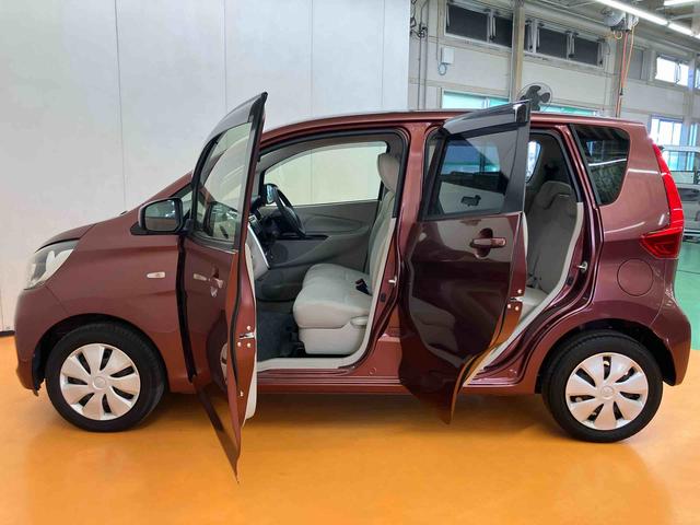 ｅＫワゴン Ｍ　ワンセグナビ　ＵＳＢ接続　キーレスエントリー　アイドリングストップ　チルトステアリング　運転席シートリフター　助手席シートアンダートレイ　シートベルトアンカーアジャスター　タッチパネル式オートエアコン（13枚目）