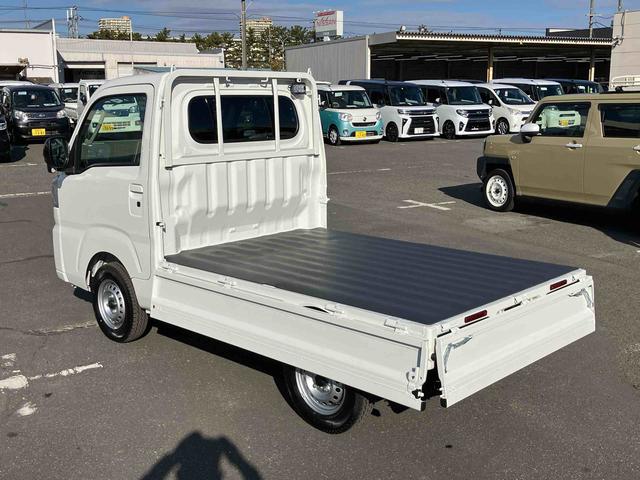 ハイゼットトラック エクストラ 4WD 電子制御式4WD 副変速機 LEDフォグランプ LED荷台灯 テールゲートチェーン リヤ4枚リーフスプリング スーパーデフロック スマートキー 電格ドアミラー コーナーセンサー 衝突被害軽減ブレーキ(27枚目)