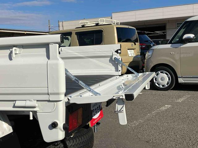 ハイゼットトラック エクストラ 4WD 電子制御式4WD 副変速機 LEDフォグランプ LED荷台灯 テールゲートチェーン リヤ4枚リーフスプリング スーパーデフロック スマートキー 電格ドアミラー コーナーセンサー 衝突被害軽減ブレーキ(31枚目)