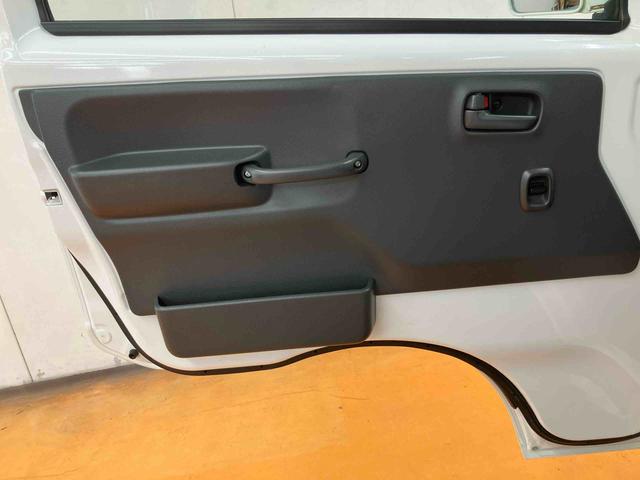 キャリイトラック ＫＸ　４ＷＤ　ワンセグナビ　ブルートゥース対応　ＡＵＸ接続　ＥＴＣ　社外アルミホイール　荷台マット　テールゲートチェーン　作業灯　パワーウインドウ　灰皿　マニュアルレベリング機能付ハロゲンヘッドライト（41枚目）