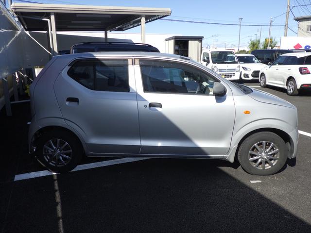 アルト Ｆ　運転席エアバック　助手席エアバック　ＡＢＳ　ＥＳＣ　衝突安全ボディ　盗難防止システム　キーレスエントリー　ＣＤ（7枚目）