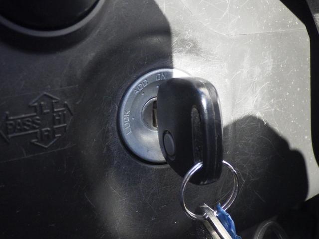 アルト Ｆ　運転席エアバック　助手席エアバック　ＡＢＳ　ＥＳＣ　衝突安全ボディ　盗難防止システム　キーレスエントリー　ＣＤ（23枚目）