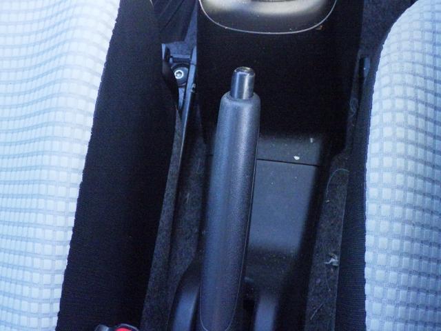 アルト Ｆ　運転席エアバック　助手席エアバック　ＡＢＳ　ＥＳＣ　衝突安全ボディ　盗難防止システム　キーレスエントリー　ＣＤ（33枚目）