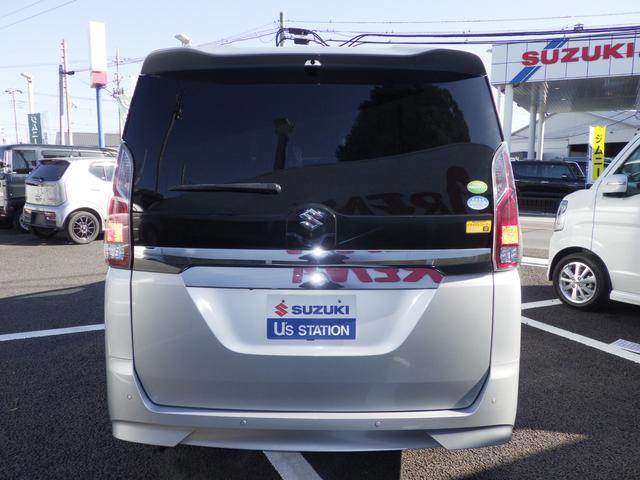 ランディ ２．０Ｘ　ナビ付　ナビ付　衝突被害軽減システム	衝突安全ボディ　クリアランスソナー	盗難防止システム　キーレスエントリー　スマートキー	アイドリングストップ	ウォークスルー	３列シート　フロントカメラ　サイドカメラ（11枚目）