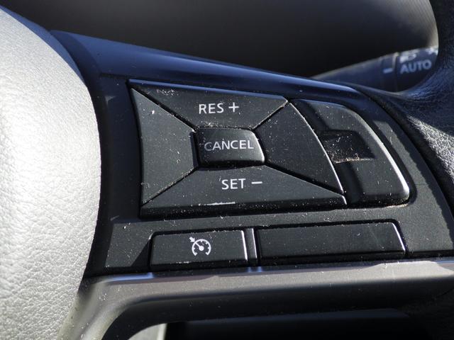 ランディ ２．０Ｘ　ナビ付　ナビ付　衝突被害軽減システム	衝突安全ボディ　クリアランスソナー	盗難防止システム　キーレスエントリー　スマートキー	アイドリングストップ	ウォークスルー	３列シート　フロントカメラ　サイドカメラ（29枚目）