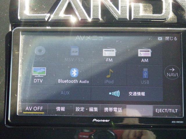 ランディ ２．０Ｘ　ナビ付　ナビ付　衝突被害軽減システム	衝突安全ボディ　クリアランスソナー	盗難防止システム　キーレスエントリー　スマートキー	アイドリングストップ	ウォークスルー	３列シート　フロントカメラ　サイドカメラ（38枚目）