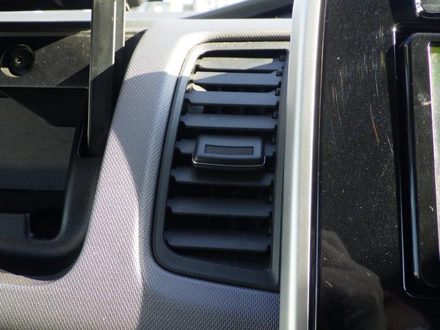 ランディ ２．０Ｘ　ナビ付　ナビ付　衝突被害軽減システム	衝突安全ボディ　クリアランスソナー	盗難防止システム　キーレスエントリー　スマートキー	アイドリングストップ	ウォークスルー	３列シート　フロントカメラ　サイドカメラ（43枚目）