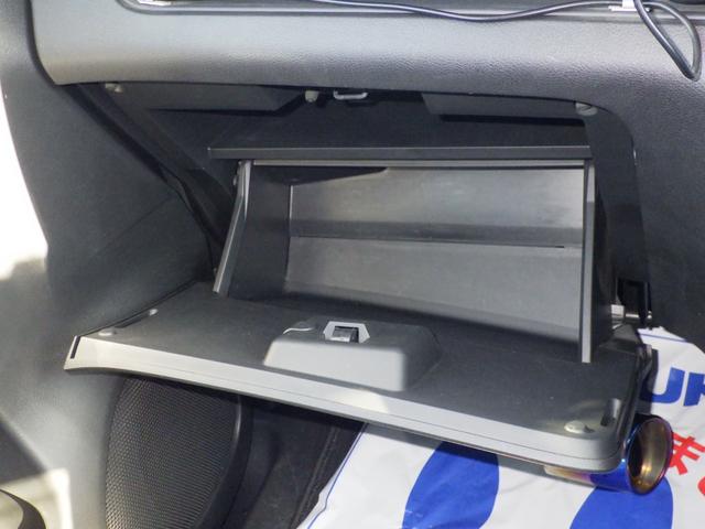 ランディ ２．０Ｘ　ナビ付　ナビ付　衝突被害軽減システム	衝突安全ボディ　クリアランスソナー	盗難防止システム　キーレスエントリー　スマートキー	アイドリングストップ	ウォークスルー	３列シート　フロントカメラ　サイドカメラ（46枚目）