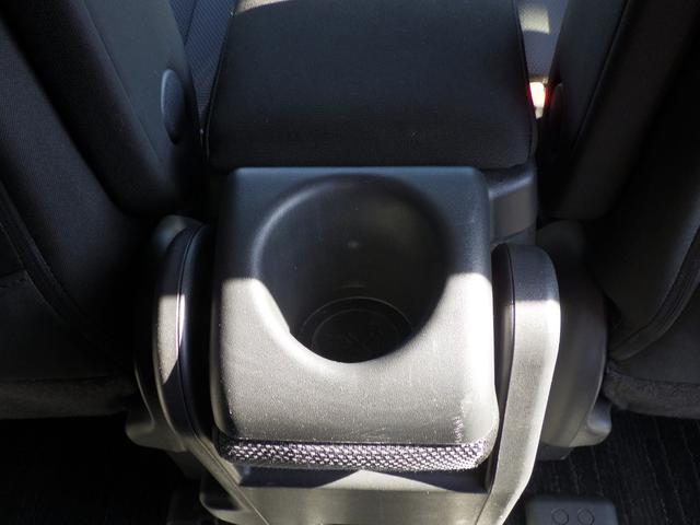 ランディ ２．０Ｘ　ナビ付　ナビ付　衝突被害軽減システム	衝突安全ボディ　クリアランスソナー	盗難防止システム　キーレスエントリー　スマートキー	アイドリングストップ	ウォークスルー	３列シート　フロントカメラ　サイドカメラ（53枚目）