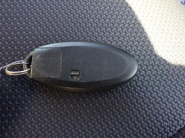 ランディ ２．０Ｘ　ナビ付　ナビ付　衝突被害軽減システム	衝突安全ボディ　クリアランスソナー	盗難防止システム　キーレスエントリー　スマートキー	アイドリングストップ	ウォークスルー	３列シート　フロントカメラ　サイドカメラ（63枚目）