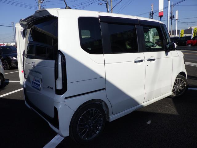 Ｎ－ＢＯＸカスタム カスタムターボ　衝突被害軽減システム　レーンアシスト	クリアランスソナー	盗難防止システム　キーレスエントリー	スマートキー　アイドリングストップ	ベンチシート	フルフラット　シートヒーター	サイドカメラ（10枚目）