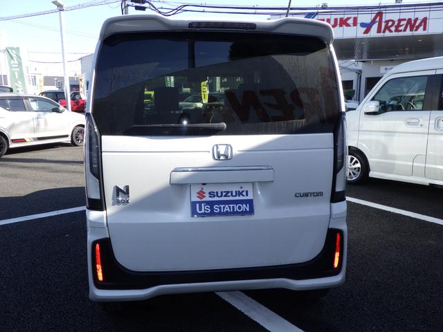 Ｎ－ＢＯＸカスタム カスタムターボ　衝突被害軽減システム　レーンアシスト	クリアランスソナー	盗難防止システム　キーレスエントリー	スマートキー　アイドリングストップ	ベンチシート	フルフラット　シートヒーター	サイドカメラ（11枚目）