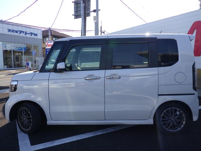 Ｎ－ＢＯＸカスタム カスタムターボ　衝突被害軽減システム　レーンアシスト	クリアランスソナー	盗難防止システム　キーレスエントリー	スマートキー　アイドリングストップ	ベンチシート	フルフラット　シートヒーター	サイドカメラ（13枚目）