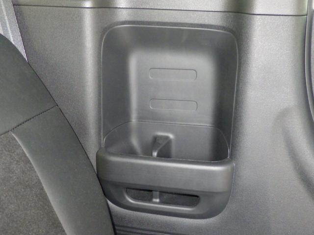 Ｎ－ＢＯＸカスタム カスタムターボ　衝突被害軽減システム　レーンアシスト	クリアランスソナー	盗難防止システム　キーレスエントリー	スマートキー　アイドリングストップ	ベンチシート	フルフラット　シートヒーター	サイドカメラ（49枚目）