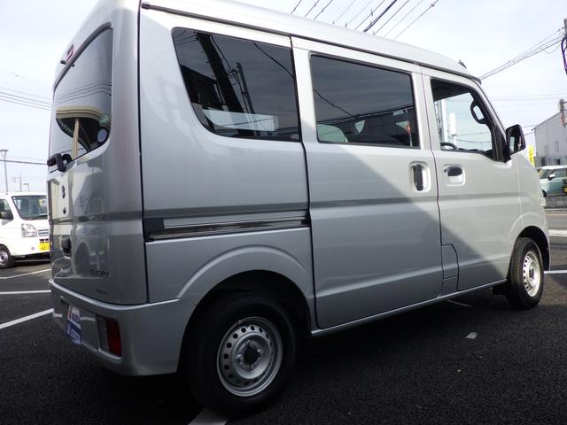 エブリイ ＰＣ　ＤＡ１７Ｖ　衝突安全ボディ　盗難防止システム　パワーウィンドウ　パワーステアリング　ＡＢＳ　ナビ　エアコン　キーレスエントリー　スライドドア（8枚目）
