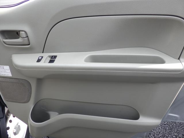 エブリイ ＰＣ　ＤＡ１７Ｖ　衝突安全ボディ　盗難防止システム　パワーウィンドウ　パワーステアリング　ＡＢＳ　ナビ　エアコン　キーレスエントリー　スライドドア（29枚目）