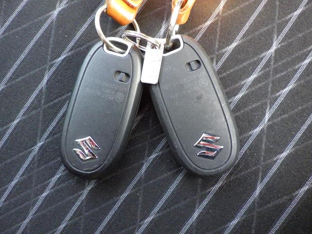 アルトワークス ワークス　衝突安全ボディ　盗難防止システム　ＨＩＤ　ナビ　キーレスエントリー　スマートキー　プッシュスタートスイッチ　ドライブレコーダー　パワーウィンドウ　アイソフィックス　アクセサリーソケット（62枚目）