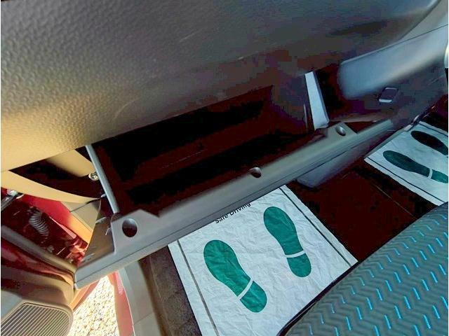 ルーミー カスタムＧ　禁煙　衝突軽減ブレーキ　純正ＳＤナビ　Ｂｌｕｅｔｏｏｔｈ　バックモニター　フルセグ　ＥＴＣ　両側自動ドア　ＬＥＤ　フォグ（12枚目）