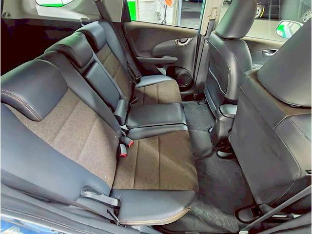 フィットシャトルハイブリッド ハイブリッド 禁煙 純正メモリナビ Bluetooth バックモニター 地デジ ETC シートヒーター HID フォグ(16枚目)