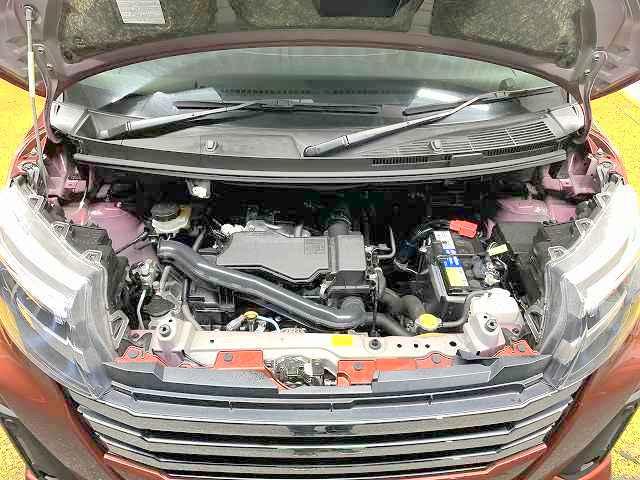 ルーミー カスタムＧ　禁煙　衝突軽減ブレーキ　純正ＳＤナビ　Ｂｌｕｅｔｏｏｔｈ　バックモニター　フルセグ　ＥＴＣ　シートヒーター　両側自動ドア（9枚目）