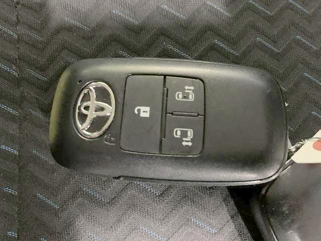 ルーミー カスタムＧ　禁煙　衝突軽減ブレーキ　純正ＳＤナビ　Ｂｌｕｅｔｏｏｔｈ　バックモニター　フルセグ　ＥＴＣ　シートヒーター　両側自動ドア（30枚目）