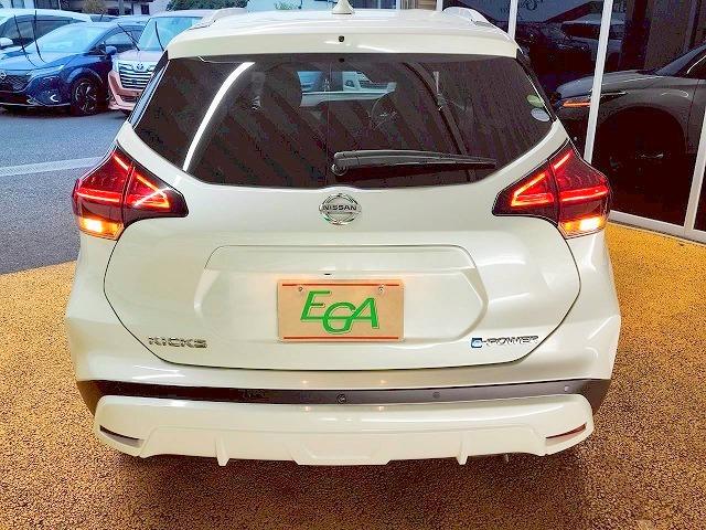 キックス Ｘ　ツートーンインテリアエディション　禁煙　プロパイロット　衝突軽減ブレ―キ　純正ＳＤナビ　Ｂｌｕｅｔｏｏｔｈ　３６０°モニター　フルセグ　ハーフレザー　ＬＥＤ（7枚目）