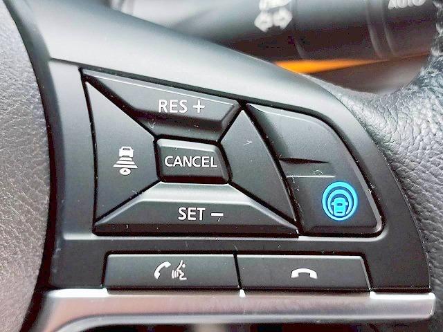 キックス Ｘ　ツートーンインテリアエディション　禁煙　プロパイロット　衝突軽減ブレ―キ　純正ＳＤナビ　Ｂｌｕｅｔｏｏｔｈ　３６０°モニター　フルセグ　ハーフレザー　ＬＥＤ（24枚目）