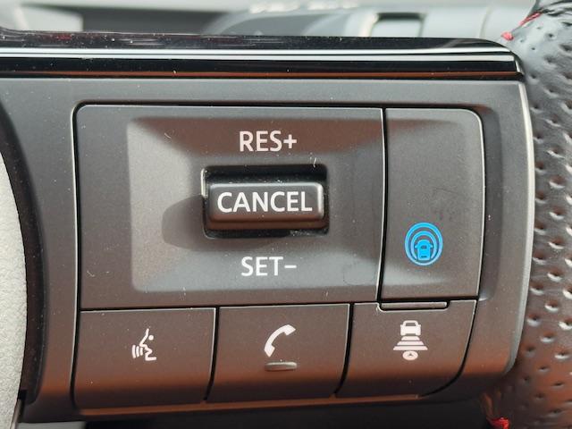 オーラ ニスモ　禁煙　プロパイロット　衝突軽減ブレーキ　純正メモリナビ　Ｂｌｕｅｔｏｏｔｈ　３６０°モニター　フルセグ　ＥＴＣ（6枚目）