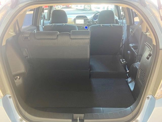 シートアレンジで大きな荷物の収納が出来ます！便利ですよね♪