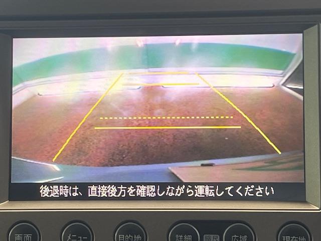 バックカメラがついて後方確認が簡単にできます！苦手としている車庫入れ等も安心して出来ますね！凄く需要の高い装備ですので、最初から付いていれば言う事なしですよね！？