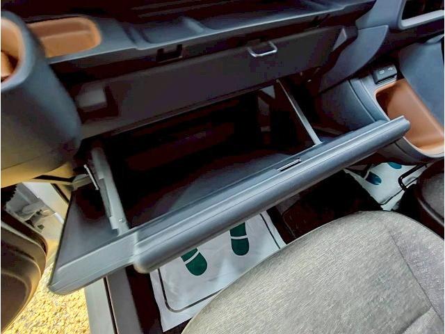 シエンタ ハイブリッドZ 禁煙 衝突軽減ブレーキ 純正メモリナビ Bluetooth バックモニター フルセグ ETC 両側自動ドア LED(12枚目)