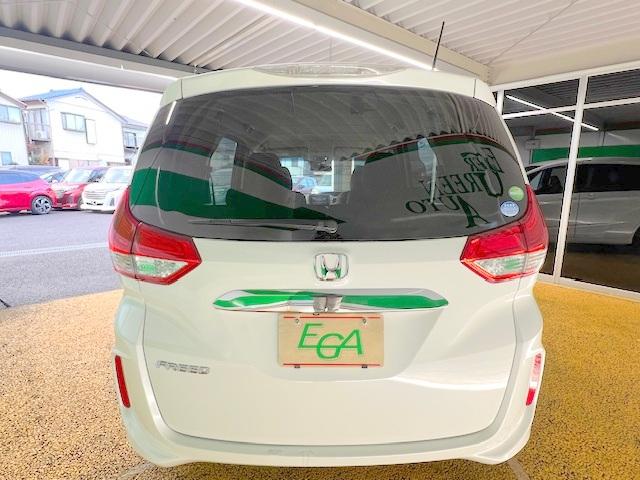 フリード Ｇ・ホンダセンシング　禁煙　衝突軽減ブレーキ　社外ＳＤナビ　Ｂｌｕｅｔｏｏｔｈ　バックモニター　フルセグ　ＥＴＣ　両側自動ドア（7枚目）