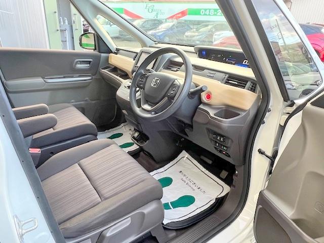 フリード Ｇ・ホンダセンシング　禁煙　衝突軽減ブレーキ　社外ＳＤナビ　Ｂｌｕｅｔｏｏｔｈ　バックモニター　フルセグ　ＥＴＣ　両側自動ドア（15枚目）