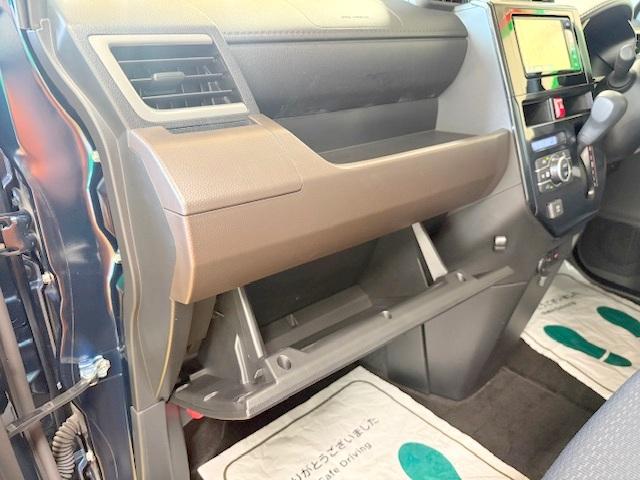 ルーミー Ｇ　禁煙　衝突軽減ブレーキ　純正ＳＤナビ　Ｂｌｕｅｔｏｏｔｈ　バックモニター　フルセグ　ＥＴＣ　シートヒーター　両側自動ドア（12枚目）