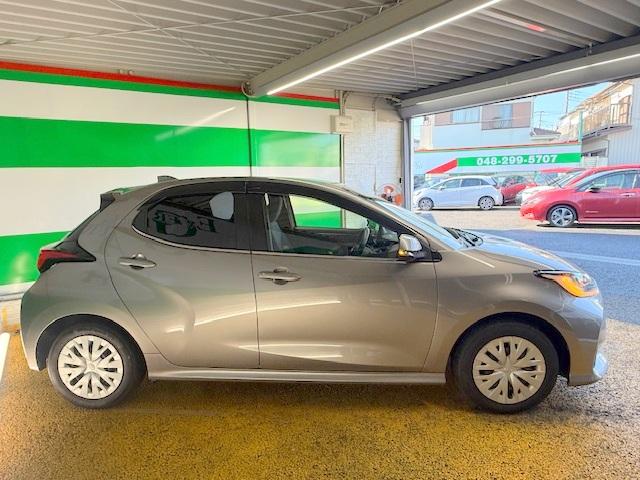 ヤリス ハイブリッドZ 禁煙 衝突軽減ブレーキ 純正メモリナビ Bluetooth 360°モニター フルセグ 両側自動ドア LED(5枚目)