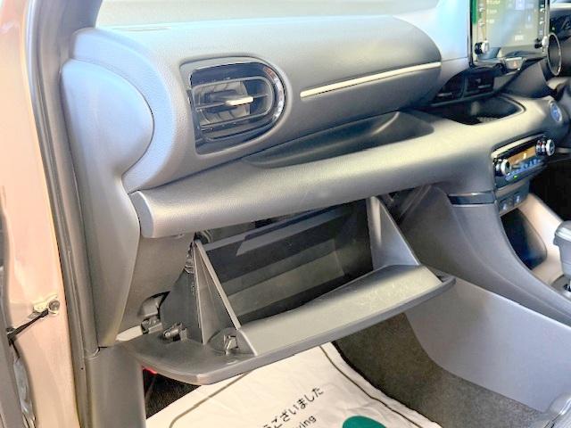 ヤリス ハイブリッドZ 禁煙 衝突軽減ブレーキ 純正メモリナビ Bluetooth 360°モニター フルセグ 両側自動ドア LED(12枚目)