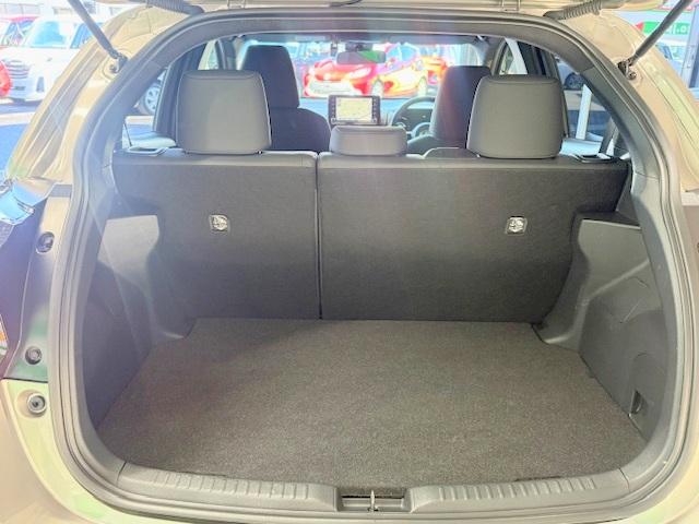 ヤリス ハイブリッドZ 禁煙 衝突軽減ブレーキ 純正メモリナビ Bluetooth 360°モニター フルセグ 両側自動ドア LED(18枚目)