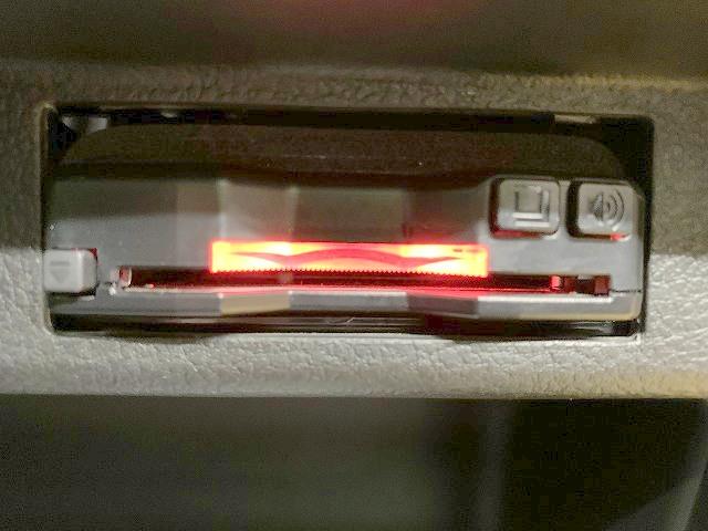 人気のオプション、ビルトインＥＴＣ付き！料金所もノンストップ通過で渋滞知らず！後から付けると２万円前後はするオプションですので、最初から付いているのは嬉しいですね！