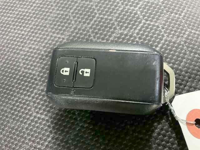 スマートキー付きです！鍵を出さず、ポケットやかばんの中に入れたままでも解錠できます！かなり便利な装備です！一度使えばクセになります！