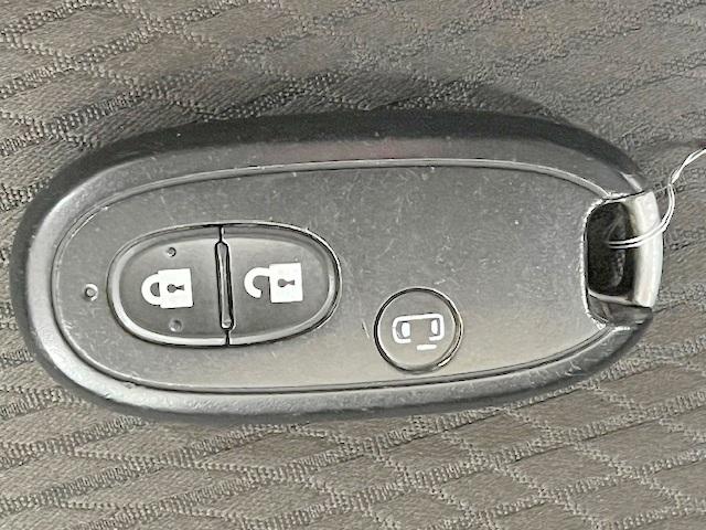 デリカＤ：２ Ｘ　社外メモリナビ　Ｂｌｕｅｔｏｏｔｈ　フルセグ　ＥＴＣ　スマートキー　自動ドア　純正１５インチＡＷ（23枚目）