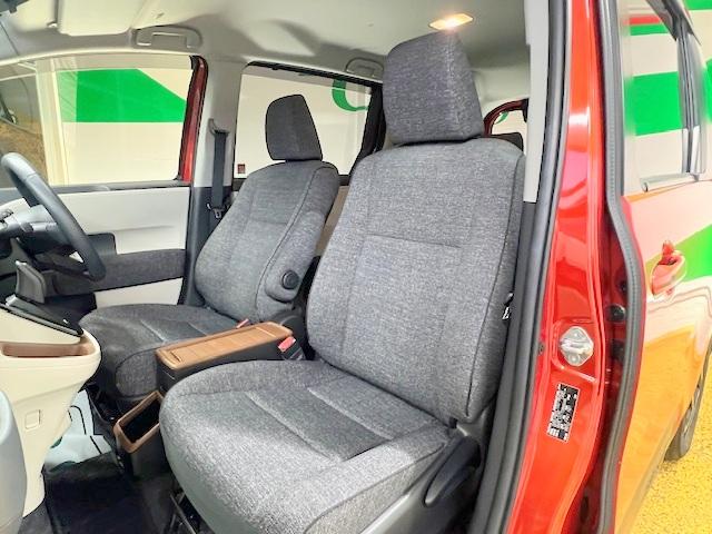 シエンタ ハイブリッドＺ　禁煙　衝突軽減ブレーキ　純正ディスプレイオーディオ　Ｂｌｕｅｔｏｏｔｈ　３６０°モニター　フルセグ　ＥＴＣ　両側自動ドア（11枚目）