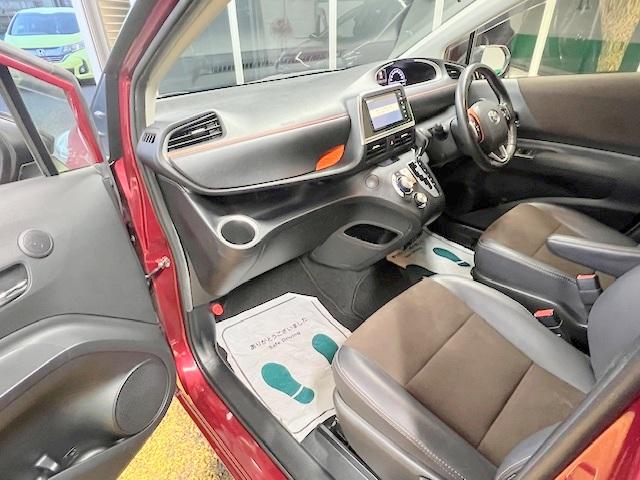 シエンタ ハイブリッドＧ　クエロ　禁煙　衝突軽減ブレーキ　純正ＳＤナビ　Ｂｌｕｅｔｏｏｔｈ　３６０°モニター　フルセグ　シートヒーター　両側自動ドア（10枚目）