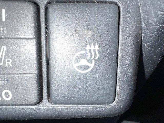 シエンタ ハイブリッドＧ　クエロ　禁煙　衝突軽減ブレーキ　純正ＳＤナビ　Ｂｌｕｅｔｏｏｔｈ　３６０°モニター　フルセグ　シートヒーター　両側自動ドア（28枚目）